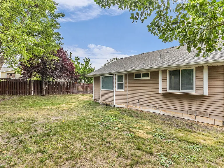 879 Rice Cir — Photo 24