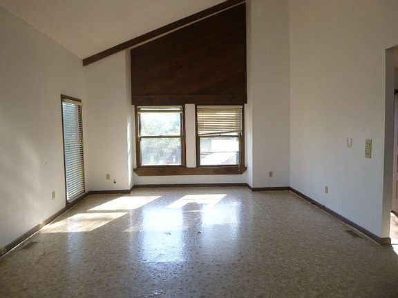 2nd image of 3729 N Crestview Dr NW
