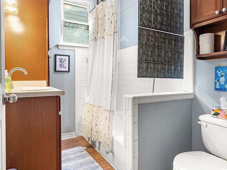 335 Angela St — Photo 20