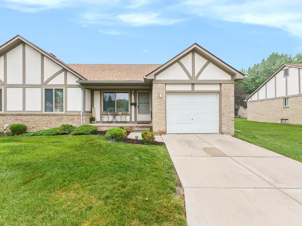 40765 Magnolia Dr W, Clinton Township, MI 48038