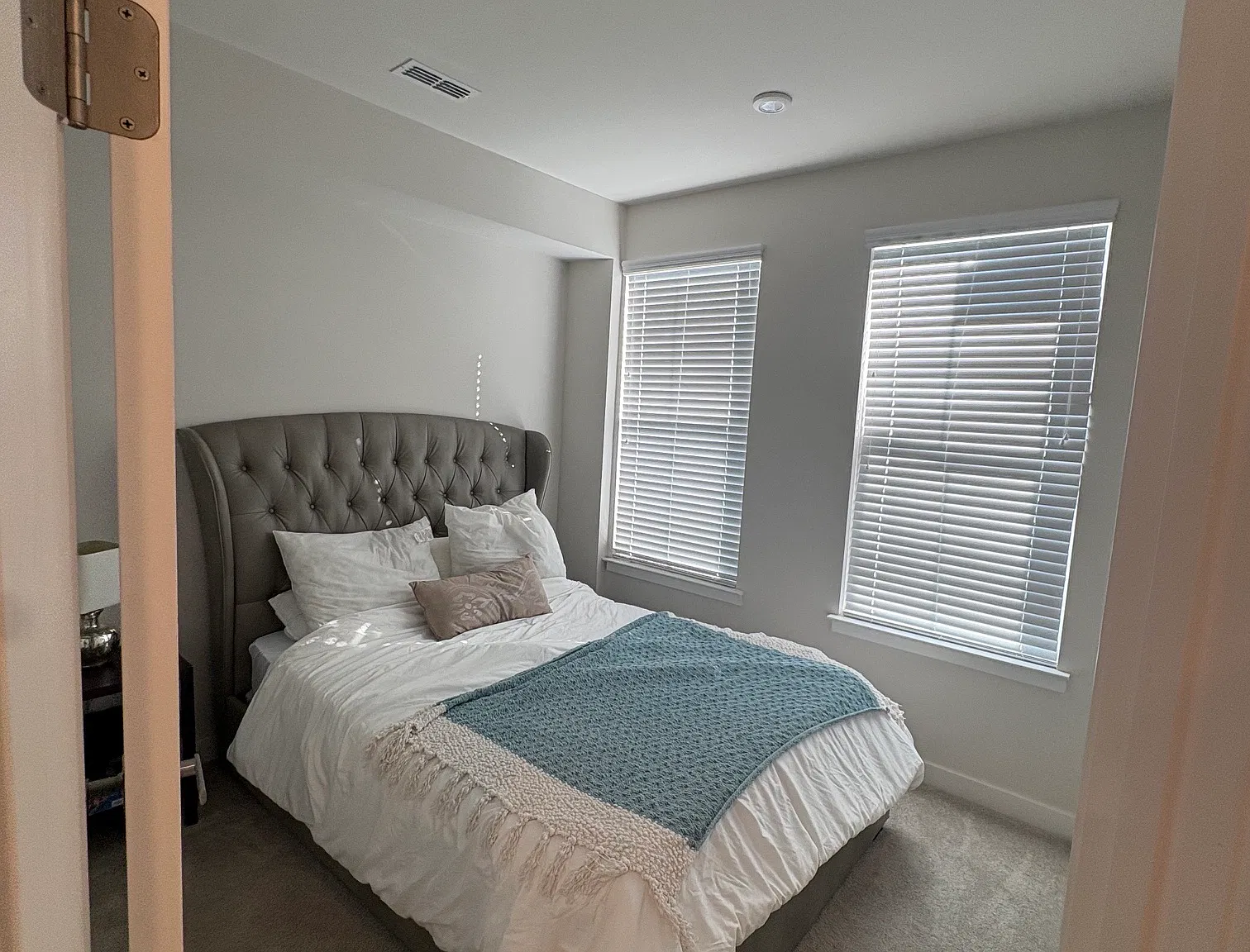 4 bed, 4.5 bath, 1534 sqft, $3,399 — Photo 3
