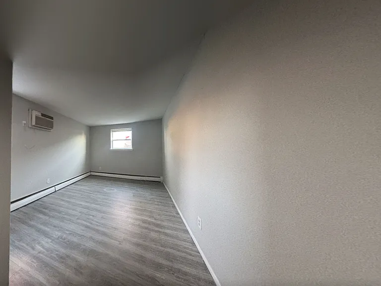 Ashland Apartments — Photo 6
