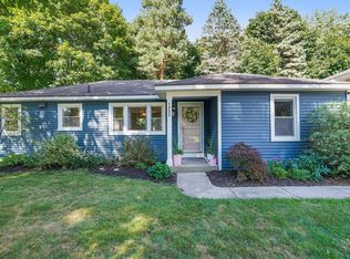 1452 Holborn Dr NW, Grand Rapids, MI 49504
