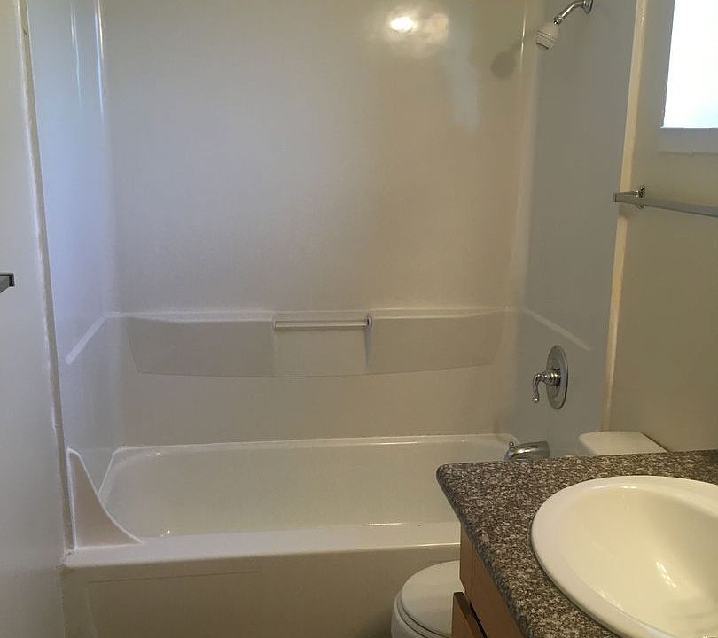 1st image of 1725 SW Barton St #305