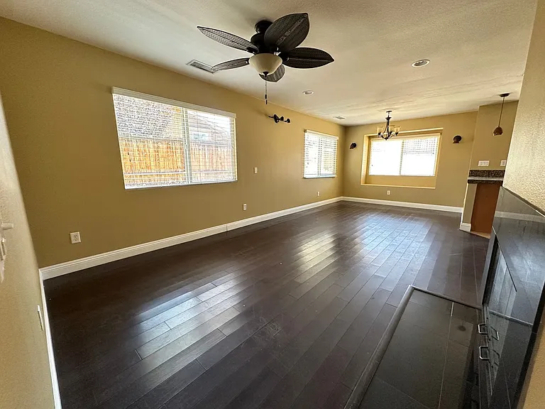5216 Verenda Ave — Photo 6