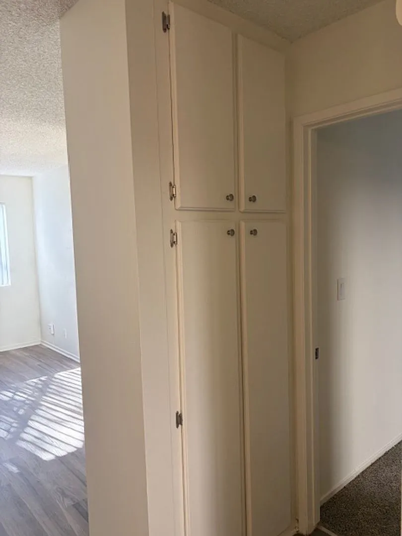 Sutter's Mill Apartments — Photo 4