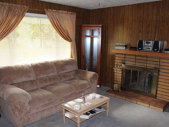 3rd image of 3921 E Ermina Ave