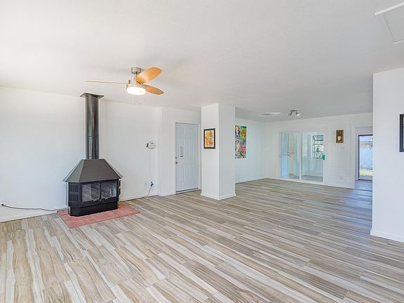 3rd image of 3334 N 39th Dr