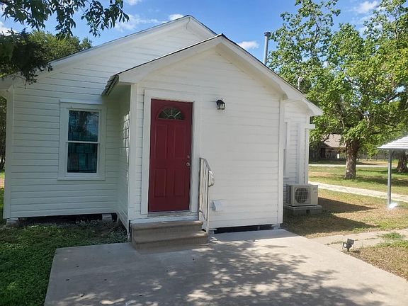 3rd image of 114 Sabla St
