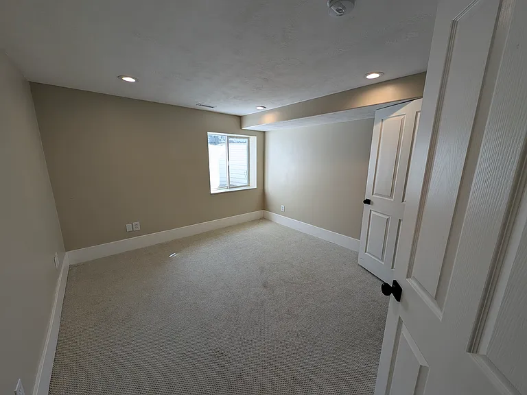 8743 N Franklin Dr — Photo 49