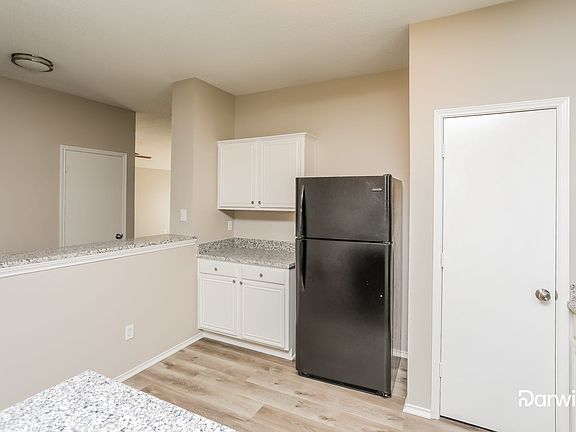 2nd image of 500 Ryan St