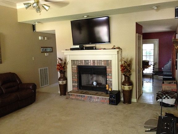 4th image of 212 Winterpark Dr