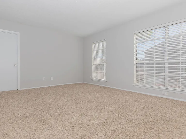 Waterford Grove Apartments — Photo 5