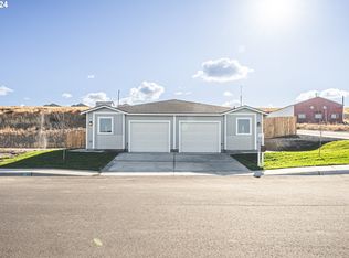 1067 NE Emerald Dr, Hermiston, OR 97838