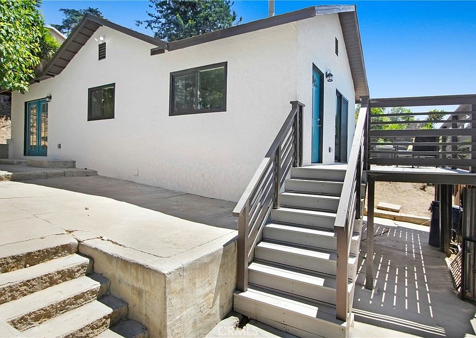 1st image of 1136 Geraghty Ave