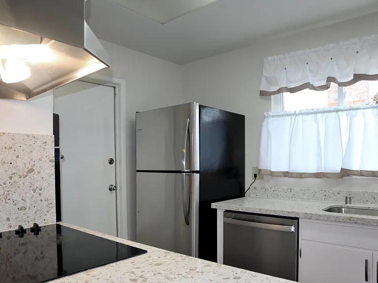 37051 Shasta St — Photo 2