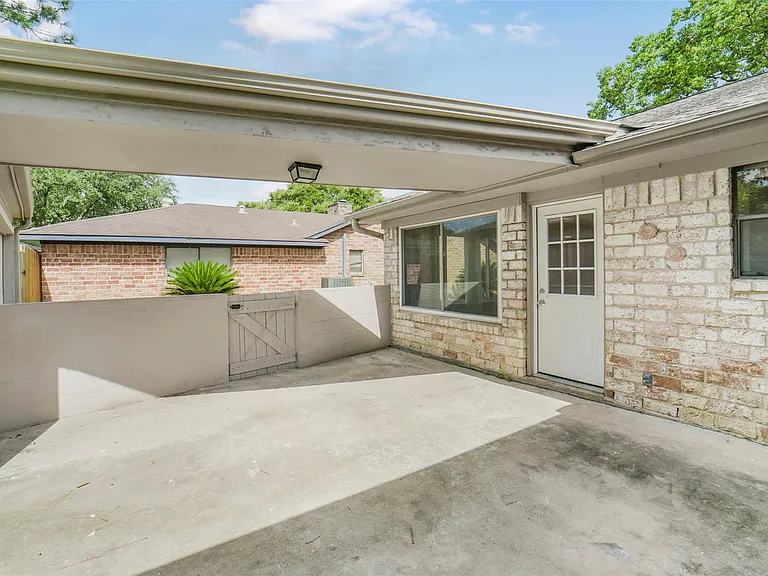 21323 Park Bluff Dr — Photo 46