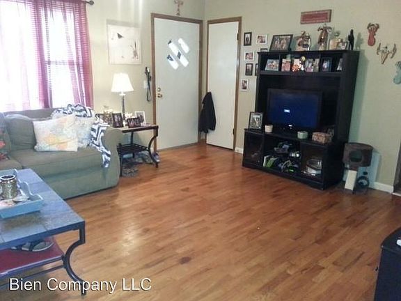 2nd image of 1007 Hickory Hills Dr