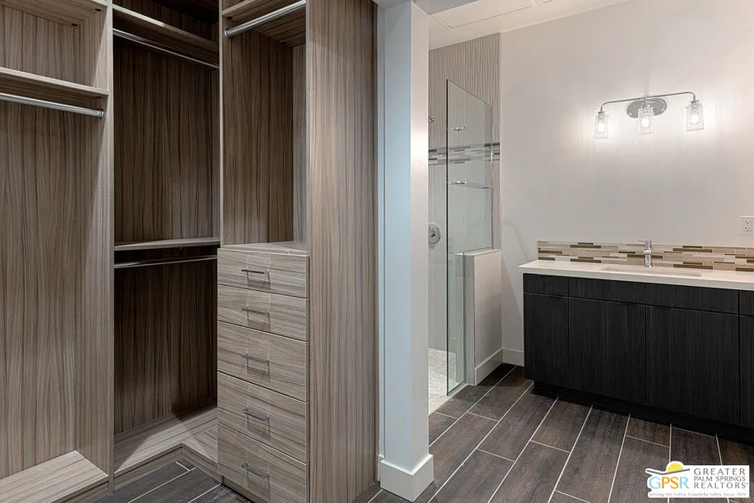 1 bed, 1069 sqft, $3,197 — Photo 3