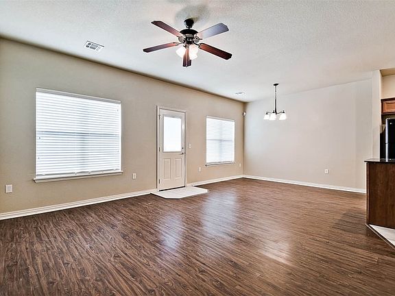 5th image of 3167 W Montrail Pl