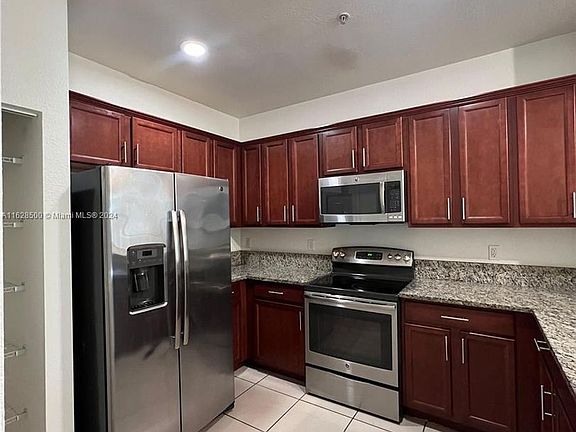 3rd image of 10630 NW 88th St APT 112