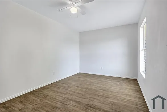 901 Bessie St #205 — Photo 27