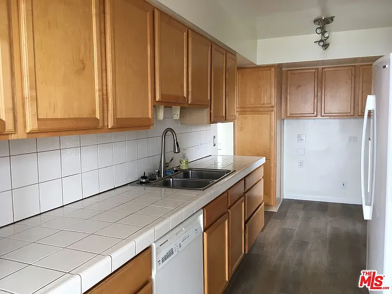 201 Ocean Ave #609B — Photo 8