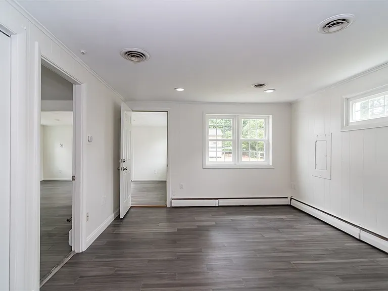 22 Wethersfield Rd — Photo 10