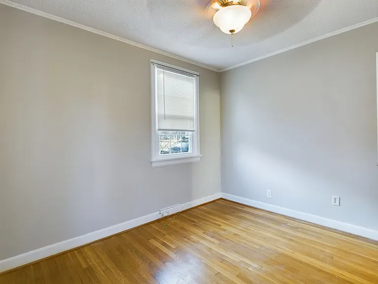 2513 Libbie Ave — Photo 15