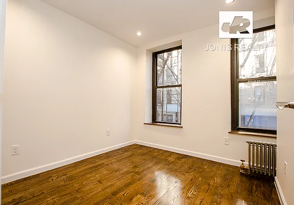 Rented by Jonis Realty | media 7