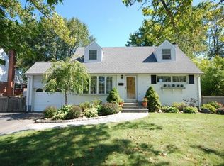 37 Underhill Ave, Syosset, NY 11791