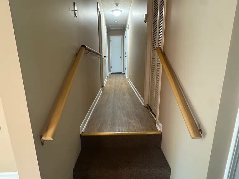 108 Laurel Ct — Photo 6
