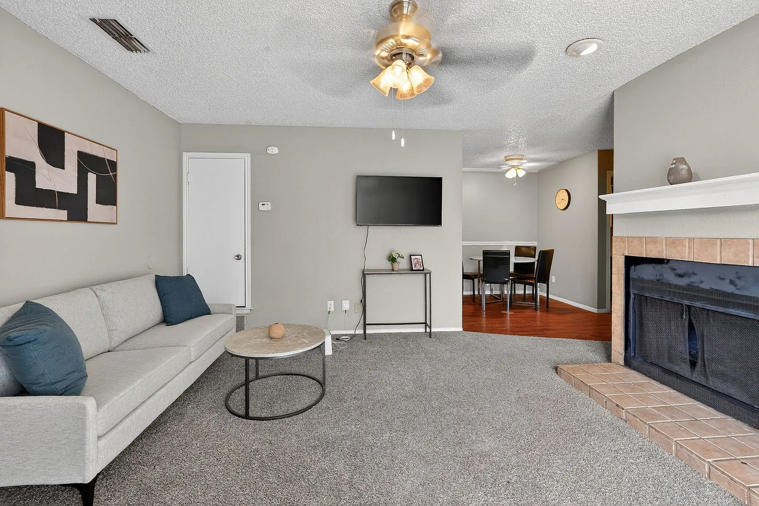 2 bed, 2.0 bath, 9515 sqft, $1,668 — Photo 1