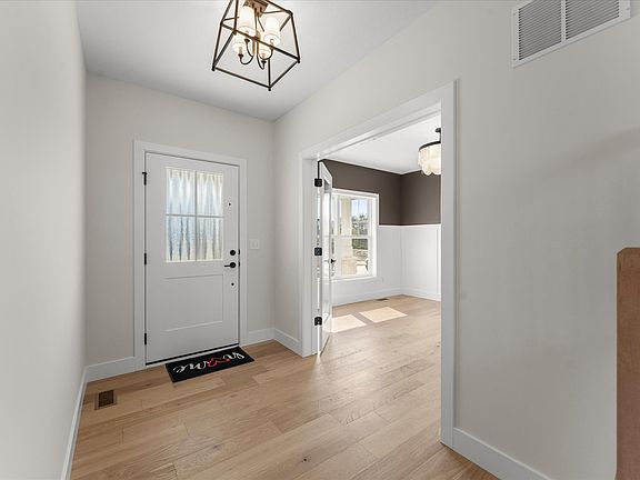 5th image of 1205 Willowgrove Ln
