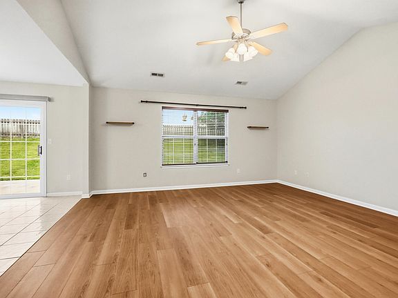 4th image of 6140 N Gregory Dr