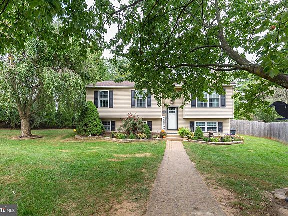 2nd image of 3322 Sutton Ct