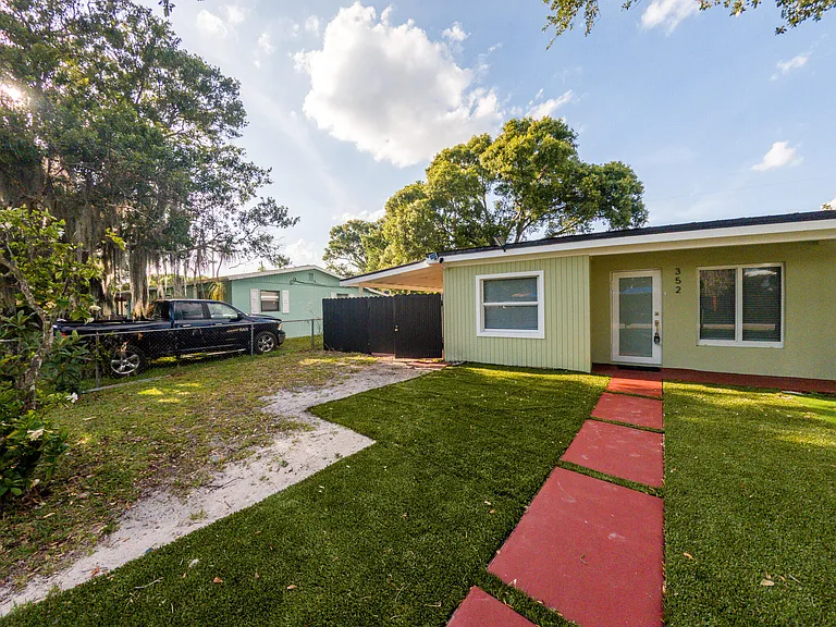 352 Johnston St — Photo 2