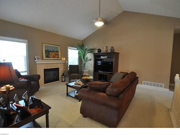 4th image of 25070 Red Oak Ct