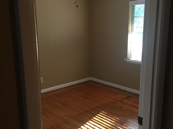 4th image of 143 Park Cir