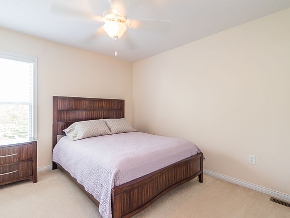 5th image of 372 Old Willow Ct