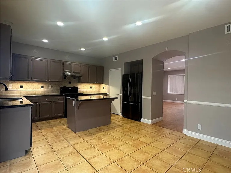 16305 E Cherry Blossom Ln — Photo 7