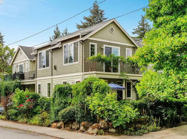 2032 SE Tenino St, Portland, OR 97202