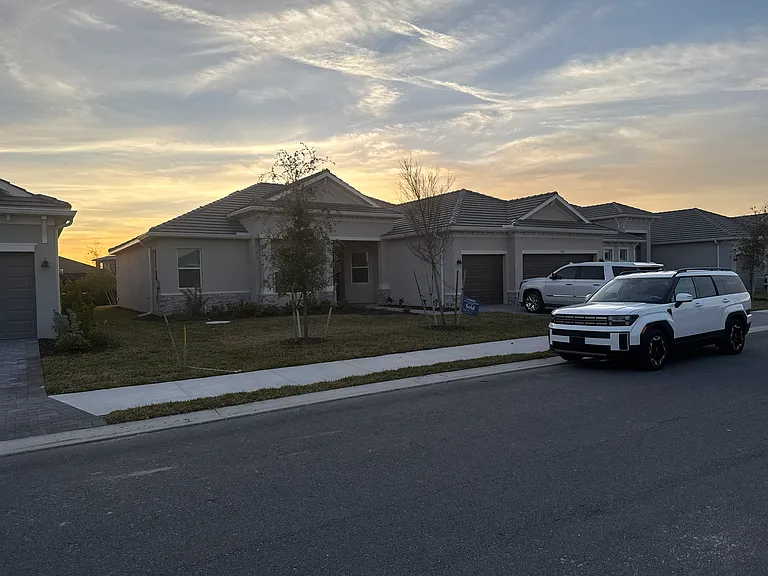 7796 Lakes Edge Ln — Photo 6