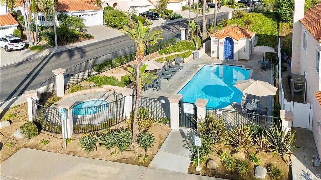 4 bed, 2230 sqft, $4,600 — Photo 4