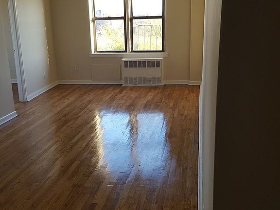 4th image of 8396 118th St APT 6E