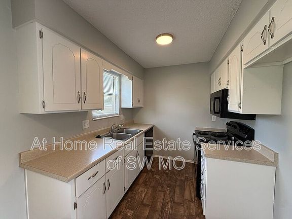 2nd image of 4355 S Glenn Ave APT B