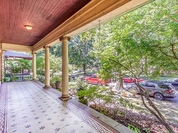 4th image of 610 Nelson Pl