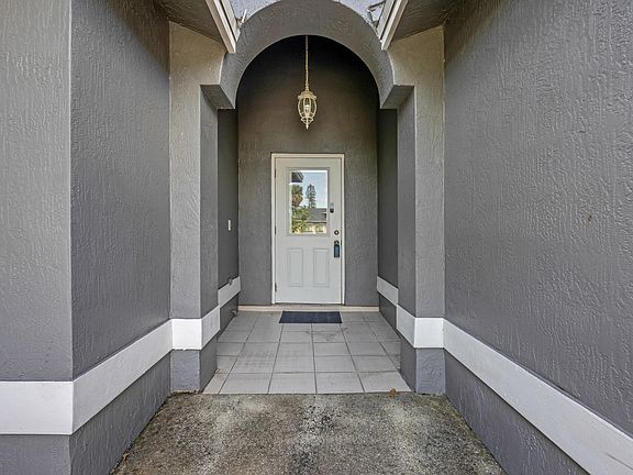 3rd image of 3920 Hiawatha Avenue