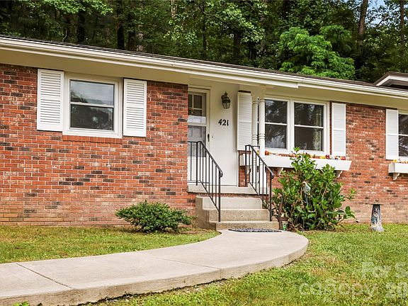 5th image of 421 Comet Dr