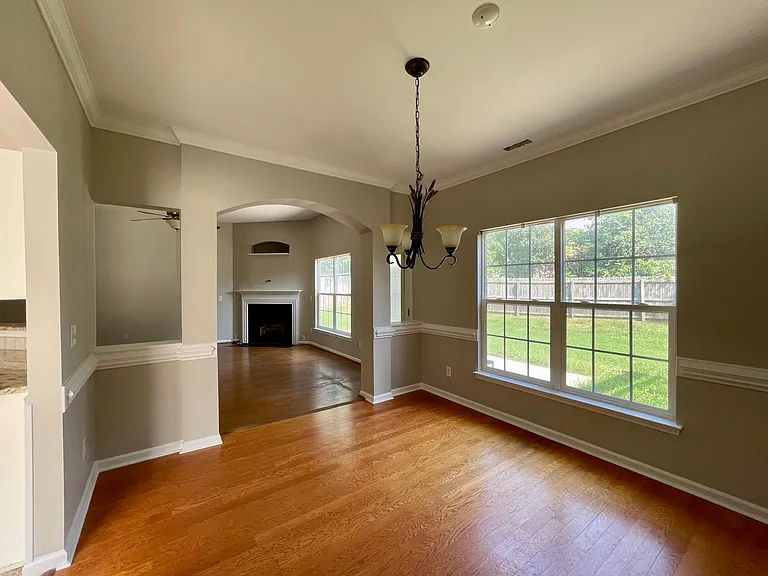3710 Pemberton Way — Photo 5